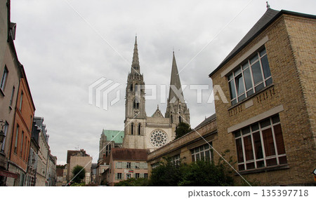 沙特爾大教堂法國 135397718