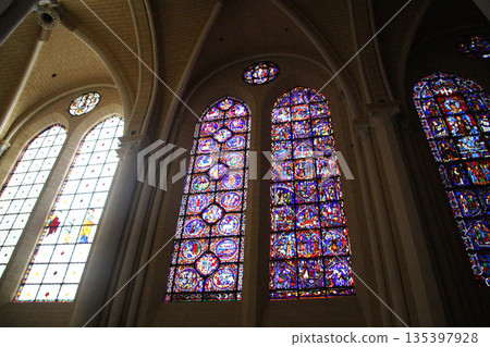 沙特爾大教堂法國 135397928