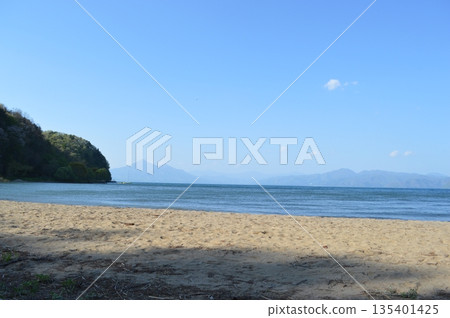 Mountains floating on the lake 135401425