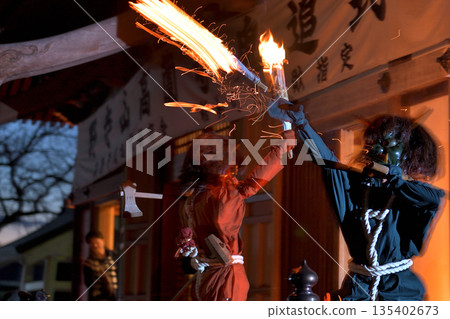 Demon pursuit ceremony at Noderayama Koenji Temple Throw a torch and pray for a disease-free life 135402673
