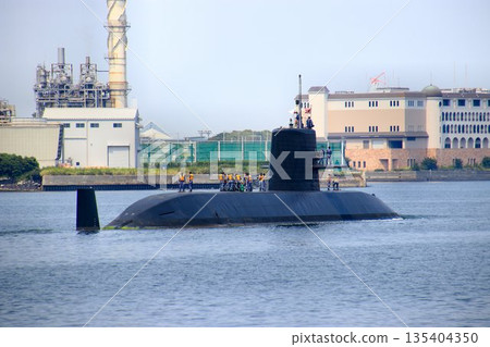保衛日本免受海上威脅…「親潮」級潛艦從橫須賀海軍港啟航 保衛日本免受海上威脅…「親潮」級潛艦從橫須賀海軍港啟航 135404350