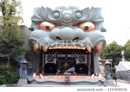 大阪難波八坂神社的巨型獅子 大阪難波八坂神社的巨型獅子 135409038