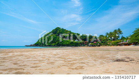 Landscape view of Kantiang Bay and beach, Ko Lanta, Thailand. Tropical island with white sand. 135410717