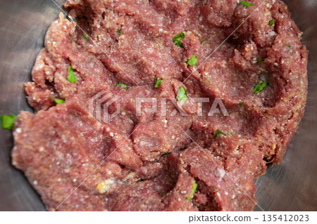 minced beef meat 135412023