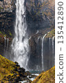 栃木縣日光市中宮寺附近華嚴瀑布的景色 栃木縣日光市中宮寺附近華嚴瀑布的景色 135412890