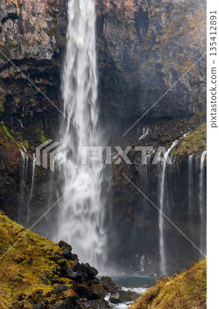 栃木縣日光市中宮寺附近華嚴瀑布的景色 135412891