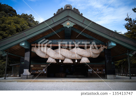 神社內的一座小型神社 神社內的一座小型神社 135413747