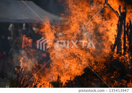 Dondoyaki at Shirahata Shrine Dondoyaki at Shirahata Shrine 135413947
