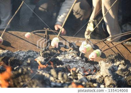 Dondoyaki at Shirahata Shrine 135414008