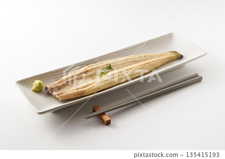 烤鰻魚圖像 135415193