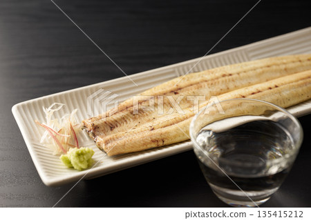 烤鰻魚圖像 135415212