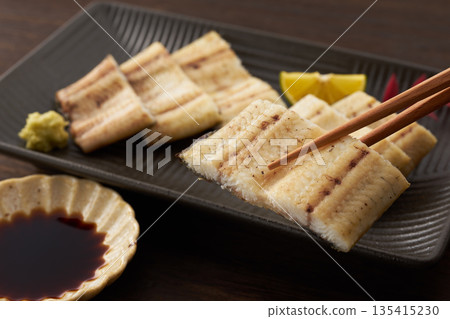 烤鰻魚圖像 135415230