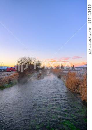 塔德河與黎明的天空 [安曇野市] 135415416