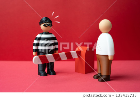 The criminal encounters an obstacle. Combating crime and protecting against fraud. Law enforcement barrier concept, prevention strategy and security defense. Financial protection, compliance systems The criminal encounters an obstacle. Combating crime and protecting against fraud. Law enforcement barrier concept, prevention strategy and security defense. Financial protection, compliance systems 135415733