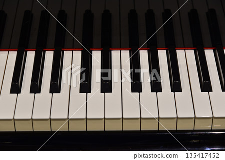 鋼琴鍵盤 135417452