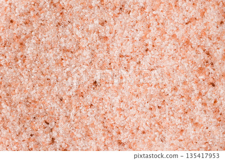 Pink Himalayan salt. Top view. 135417953