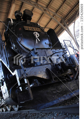 伊良瀨山公園內保存完好的D51型蒸汽機車(編號943),配備北海道重型設備。 伊良瀨山公園內保存完好的D51型蒸汽機車(編號943),配備北海道重型設備。 135426669