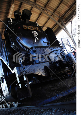 伊良瀨山公園內保存完好的D51型蒸汽機車（編號943），配備北海道重型設備。 135426670