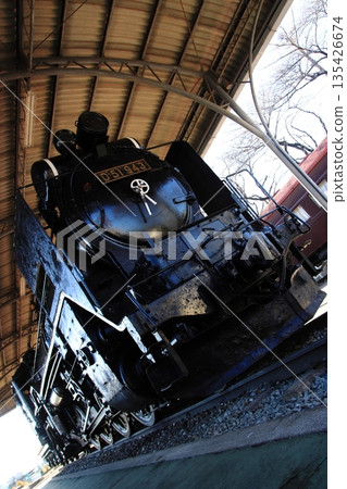 伊良瀨山公園內保存完好的D51型蒸汽機車（編號943），配備北海道重型設備。 135426674