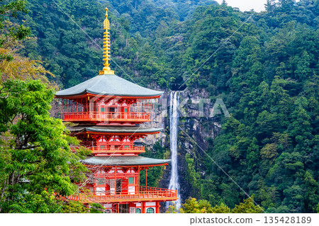 Kumano Seiganto-ji Temple Three-story Pagoda and Nachi Falls 135428189