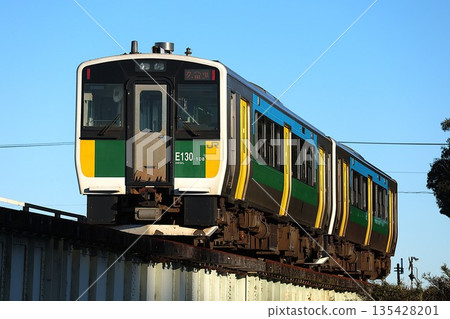 [JR東日本] Kiha E130系100系（久留裡線：東清橫川～橫田） 135428201