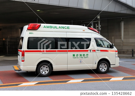 救護車圖片 135428662
