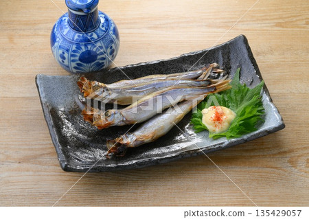 烤柳葉魚。 135429057