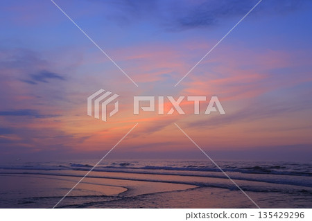 美麗的海灘日出 美麗的海灘日出 135429296
