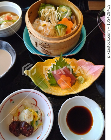 Assorted Japanese tableware, Japanese cuisine, Japanese dishes, pickles, dishes 135429415