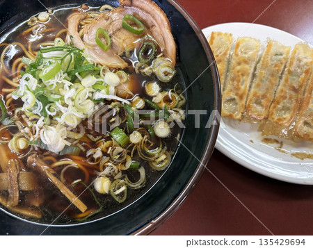 拉麵和餃子套餐 135429694