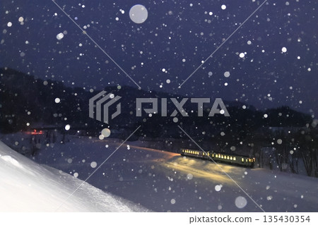 下雪的飯山線 135430354