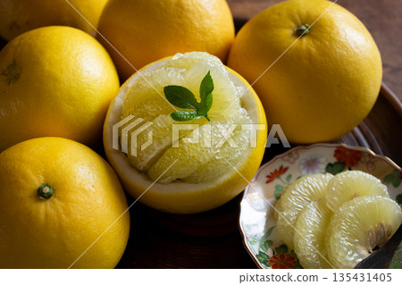 Lots of pomelo (1) Lots of pomelo (1) 135431405