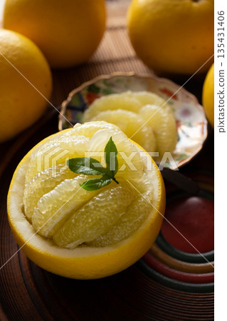 Lots of pomelo (2) Lots of pomelo (2) 135431406