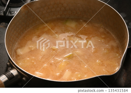 Cabbage miso soup in a pot 135431584
