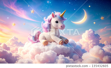 一隻獨角獸毛絨玩具坐在雲朵上。一個可愛又夢幻的世界。 一隻獨角獸毛絨玩具坐在雲朵上。一個可愛又夢幻的世界。 135432605