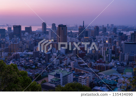 Hyogo Prefecture: Kobe Venus Bridge and Suwayama Park Observatory at dawn Hyogo Prefecture: Kobe Venus Bridge and Suwayama Park Observatory at dawn 135434090