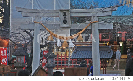 Serada Toshogu Shrine, where the Heisei era major renovation work continues (January 3, 2026) New Year's visit to the shrine is also emotional. Sunset scenery 135434169