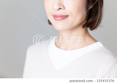 Middle women skin care image Middle women skin care image 135435376