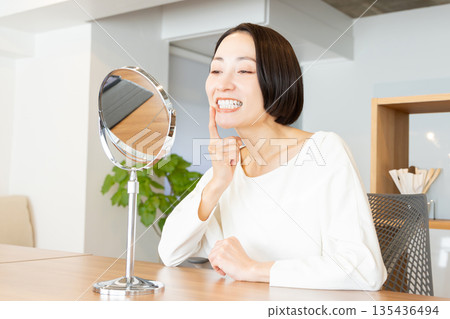 女性：牙周病預防 135436494