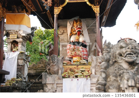 Balinese Hindu sculpture (Ubud, Bali, Indonesia) Balinese Hindu sculpture (Ubud, Bali, Indonesia) 135436801