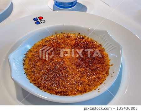 Crispy flat creme brulee Crispy flat creme brulee 135436803