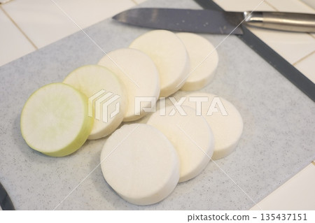 蘿蔔切蘿蔔 135437151