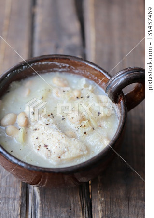 Protein-rich soy milk soup with soft and creamy cabbage Protein-rich soy milk soup with soft and creamy cabbage 135437469