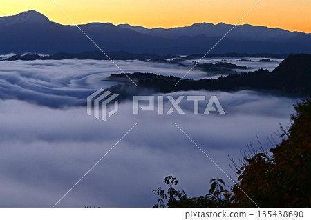 Sea of clouds - a world of dramatic brilliance 135438690