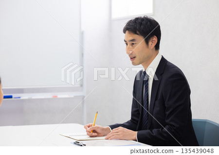 記筆記的商人 135439048