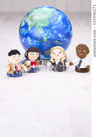 High school student and foreign teacher dolls (+ globe) High school student and foreign teacher dolls (+ globe) 135440271
