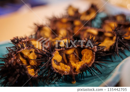 A mountain of northern sea urchin set meal (Hachinohe City, Aomori Prefecture) A mountain of northern sea urchin set meal (Hachinohe City, Aomori Prefecture) 135442705