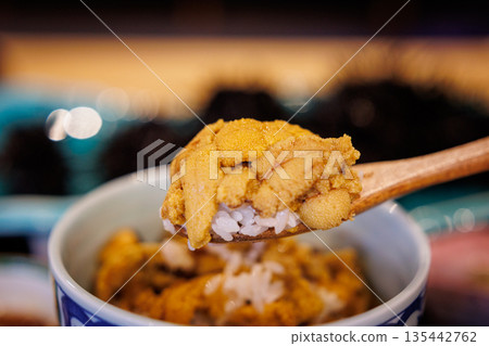Make your own live sea urchin bowl (Hachinohe City, Aomori Prefecture) Make your own live sea urchin bowl (Hachinohe City, Aomori Prefecture) 135442762