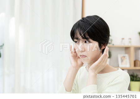 聽力損失的女性，突發性聽力損失 135445701