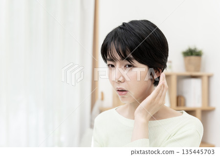 聽力損失的女性，突發性聽力損失 135445703